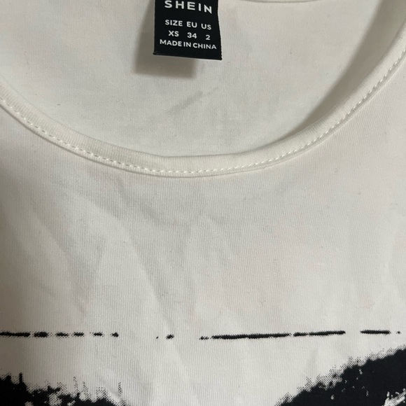 cropped tank with faces - Picture 4 of 4